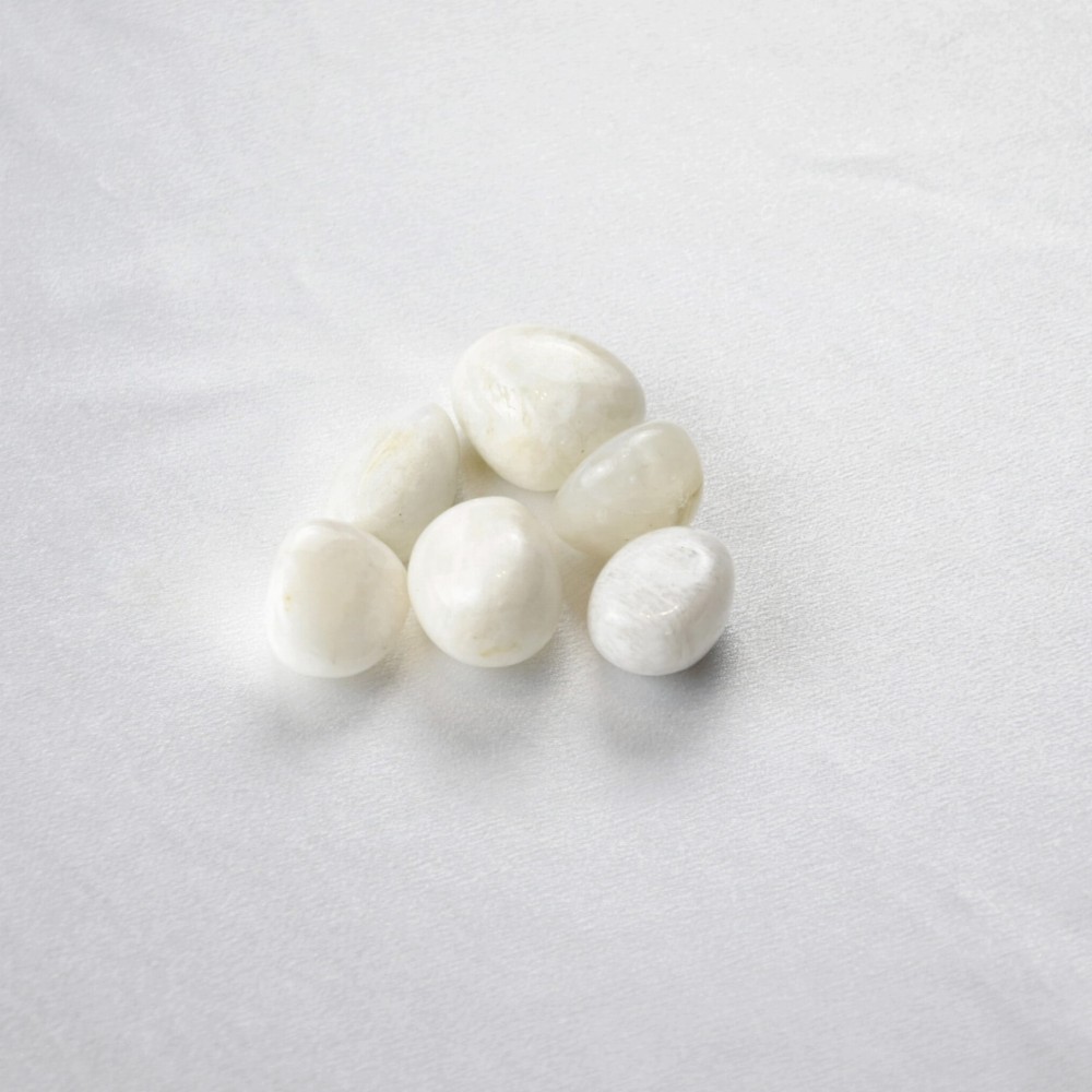 Kamień Księżycowy na białym sznurku_.jpg