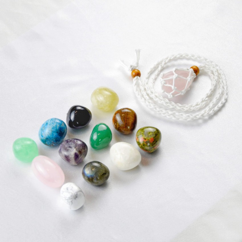 Kamień Różowy Kwarc na białym sznurku.jpg