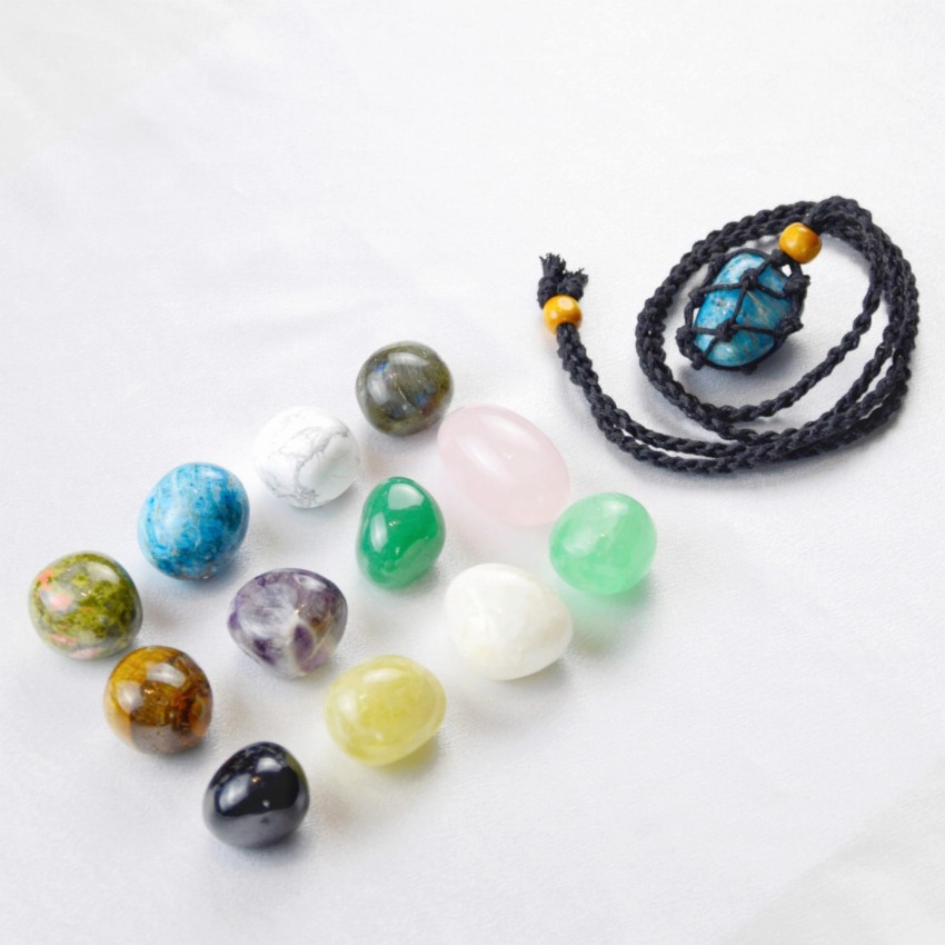 Kamień Apatyt na czarnym sznurku.jpg