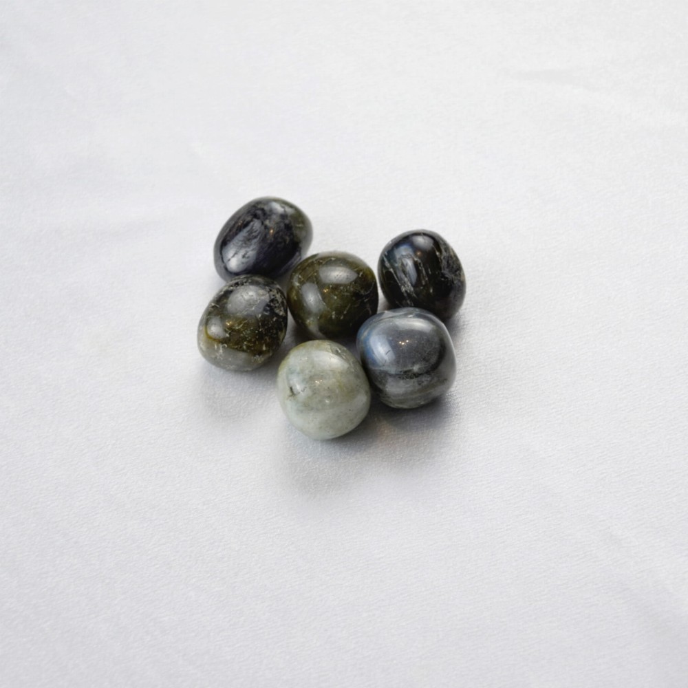 Kamień Labradoryt na czarnym sznurku_.jpg