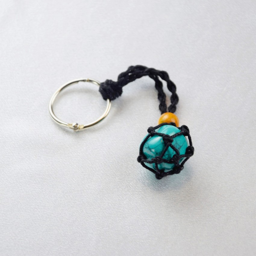 Brelok z naturalnym kamieniem Turkus na sznurku