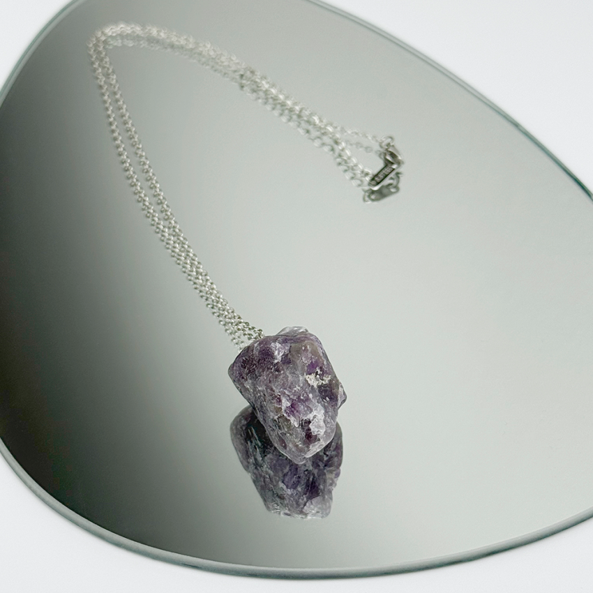 Surowy kamien Ametyst na łańcuszku