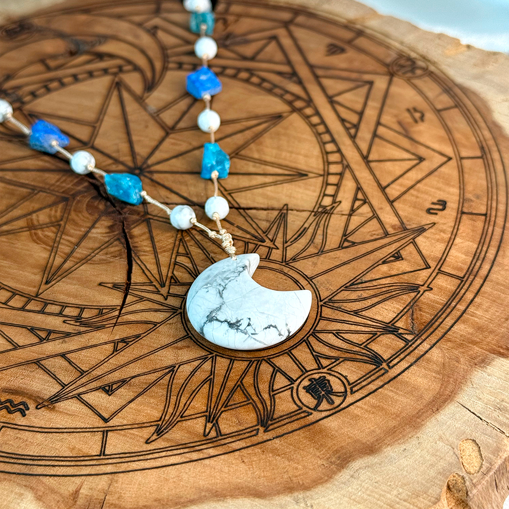 Pleciony naszyjnik Howlit Lazuryt Lapis Lazuli Apatyt.png