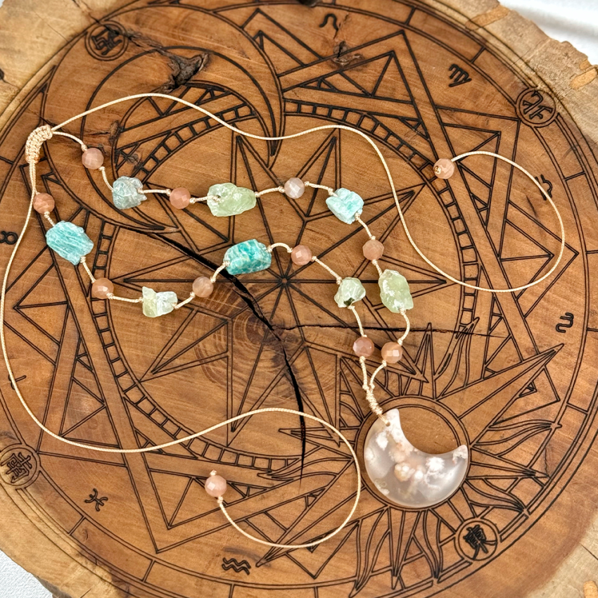 Pleciony naszyjnik Wiśniowy Agat Kamień Słoneczny Prehnit Amazonit.png