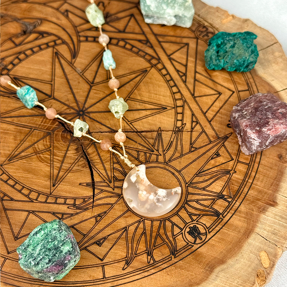 Pleciony naszyjnik Wiśniowy Agat Kamień Słoneczny Prehnit Amazonit.png