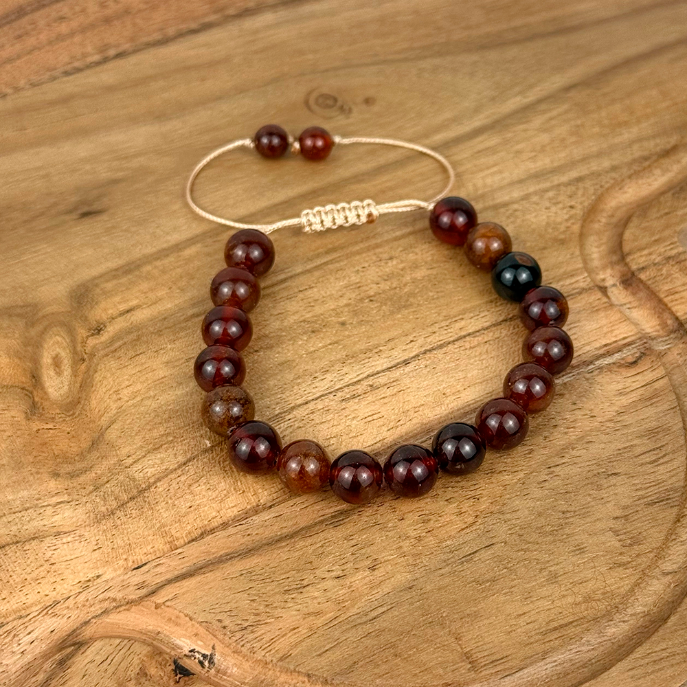 Bransoletka GRANAT 8 mm na sznurku