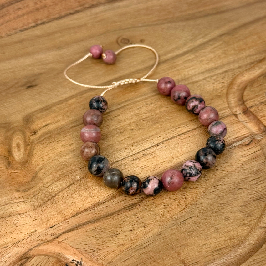 Bransoletka RODONIT 8 mm na sznurku