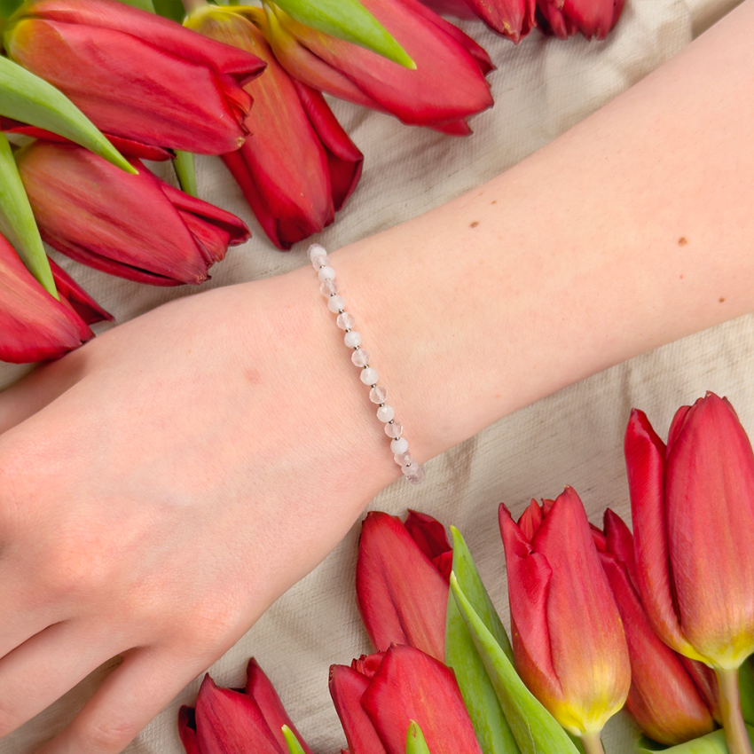 8 marca Różowy Kwarc Kamień Księżycowy na łańcuszku