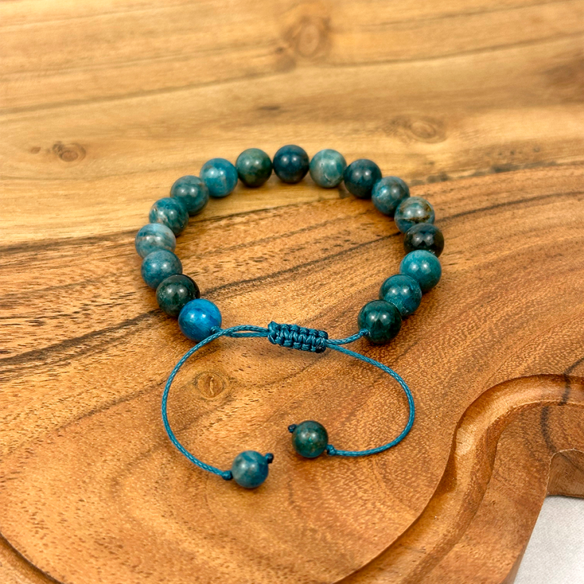 Bransoletka APATYT 8 mm na sznurku