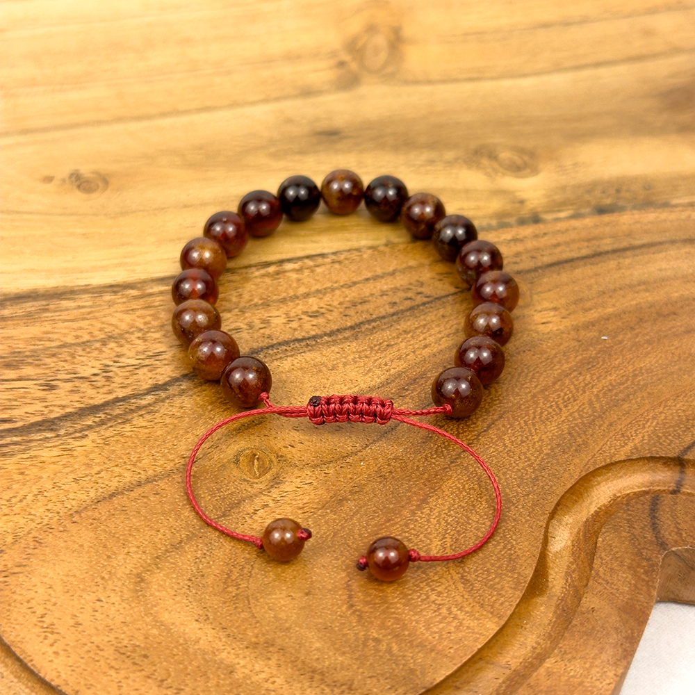 Bransoletka GRANAT 8 mm na sznurku